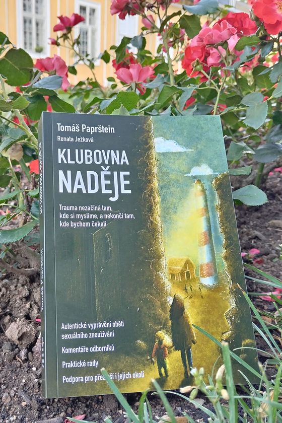 Cover of the book Klubovna Naděje by Tomáš Paprštein and Renata Ježková